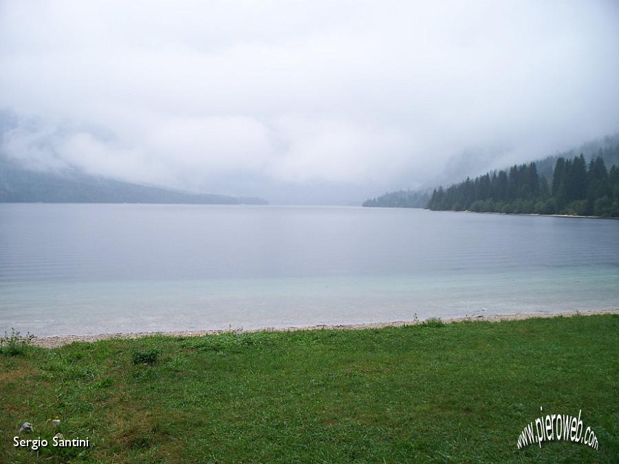 08 Lago di Bohinj prima del diluvio.JPG